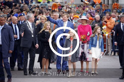 Zwolle 27 april 2016
Koningsdag in Zwolle met Koning Willem Alexander Koningin Maxima Prinses Amalia Ariane Alexia Prins Constantijn Prinses Laurentien Prins Maurits Prinses Marilene Prins Bernhard Prinses Annette Prins Pieter Christiaan Prinses Anita Prins Floris en Prinses Aimee.