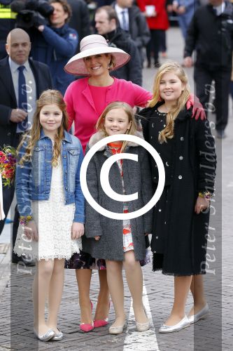 Zwolle 27 april 2016
Koningsdag in Zwolle met Koning Willem Alexander Koningin Maxima Prinses Amalia Ariane Alexia Prins Constantijn Prinses Laurentien Prins Maurits Prinses Marilene Prins Bernhard Prinses Annette Prins Pieter Christiaan Prinses Anita Prins Floris en Prinses Aimee.