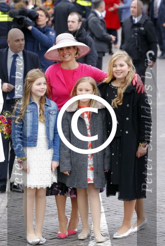 Zwolle 27 april 2016
Koningsdag in Zwolle met Koning Willem Alexander Koningin Maxima Prinses Amalia Ariane Alexia Prins Constantijn Prinses Laurentien Prins Maurits Prinses Marilene Prins Bernhard Prinses Annette Prins Pieter Christiaan Prinses Anita Prins Floris en Prinses Aimee.