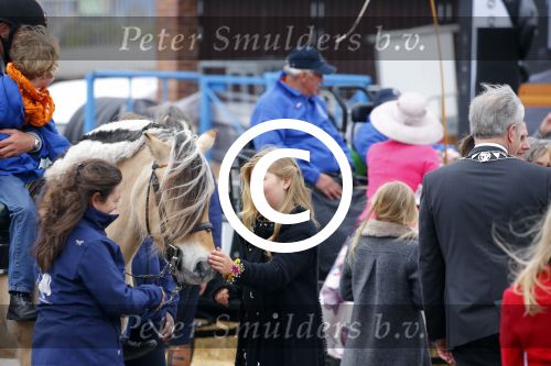 Zwolle 27 april 2016
Koningsdag in Zwolle met Koning Willem Alexander Koningin Maxima Prinses Amalia Ariane Alexia Prins Constantijn Prinses Laurentien Prins Maurits Prinses Marilene Prins Bernhard Prinses Annette Prins Pieter Christiaan Prinses Anita Prins Floris en Prinses Aimee.