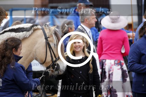Zwolle 27 april 2016
Koningsdag in Zwolle met Koning Willem Alexander Koningin Maxima Prinses Amalia Ariane Alexia Prins Constantijn Prinses Laurentien Prins Maurits Prinses Marilene Prins Bernhard Prinses Annette Prins Pieter Christiaan Prinses Anita Prins Floris en Prinses Aimee.