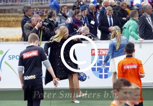 Zwolle 27 april 2016
Koningsdag in Zwolle met Koning Willem Alexander Koningin Maxima Prinses Amalia Ariane Alexia Prins Constantijn Prinses Laurentien Prins Maurits Prinses Marilene Prins Bernhard Prinses Annette Prins Pieter Christiaan Prinses Anita Prins Floris en Prinses Aimee.