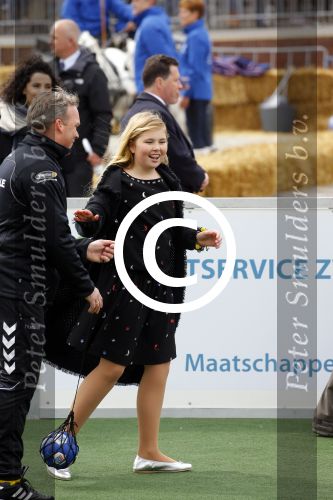 Zwolle 27 april 2016
Koningsdag in Zwolle met Koning Willem Alexander Koningin Maxima Prinses Amalia Ariane Alexia Prins Constantijn Prinses Laurentien Prins Maurits Prinses Marilene Prins Bernhard Prinses Annette Prins Pieter Christiaan Prinses Anita Prins Floris en Prinses Aimee.