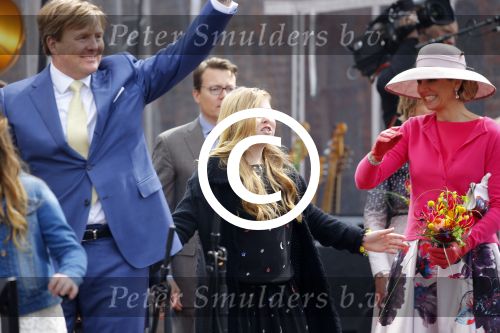 Zwolle 27 april 2016
Koningsdag in Zwolle met Koning Willem Alexander Koningin Maxima Prinses Amalia Ariane Alexia Prins Constantijn Prinses Laurentien Prins Maurits Prinses Marilene Prins Bernhard Prinses Annette Prins Pieter Christiaan Prinses Anita Prins Floris en Prinses Aimee.