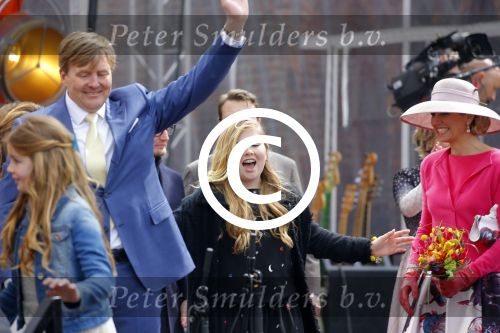 Zwolle 27 april 2016
Koningsdag in Zwolle met Koning Willem Alexander Koningin Maxima Prinses Amalia Ariane Alexia Prins Constantijn Prinses Laurentien Prins Maurits Prinses Marilene Prins Bernhard Prinses Annette Prins Pieter Christiaan Prinses Anita Prins Floris en Prinses Aimee.