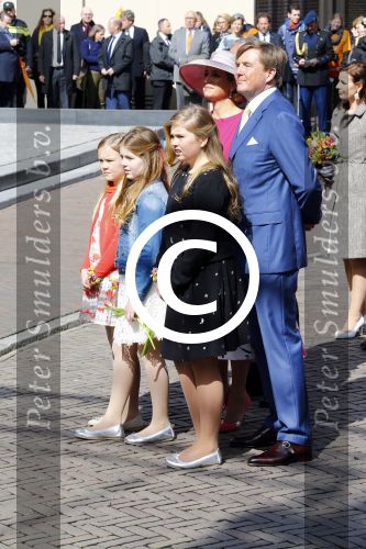 Zwolle 27 april 2016
Koningsdag in Zwolle met Koning Willem Alexander Koningin Maxima Prinses Amalia Ariane Alexia Prins Constantijn Prinses Laurentien Prins Maurits Prinses Marilene Prins Bernhard Prinses Annette Prins Pieter Christiaan Prinses Anita Prins Floris en Prinses Aimee.