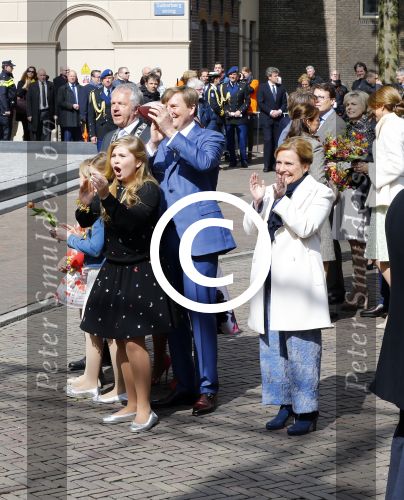 Zwolle 27 april 2016
Koningsdag in Zwolle met Koning Willem Alexander Koningin Maxima Prinses Amalia Ariane Alexia Prins Constantijn Prinses Laurentien Prins Maurits Prinses Marilene Prins Bernhard Prinses Annette Prins Pieter Christiaan Prinses Anita Prins Floris en Prinses Aimee.