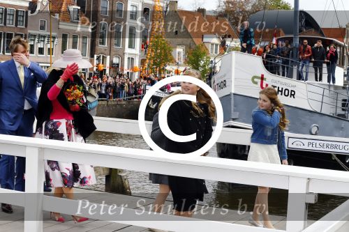 Zwolle 27 april 2016
Koningsdag in Zwolle met Koning Willem Alexander Koningin Maxima Prinses Amalia Ariane Alexia Prins Constantijn Prinses Laurentien Prins Maurits Prinses Marilene Prins Bernhard Prinses Annette Prins Pieter Christiaan Prinses Anita Prins Floris en Prinses Aimee.