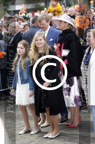 Zwolle 27 april 2016
Koningsdag in Zwolle met Koning Willem Alexander Koningin Maxima Prinses Amalia Ariane Alexia Prins Constantijn Prinses Laurentien Prins Maurits Prinses Marilene Prins Bernhard Prinses Annette Prins Pieter Christiaan Prinses Anita Prins Floris en Prinses Aimee.
