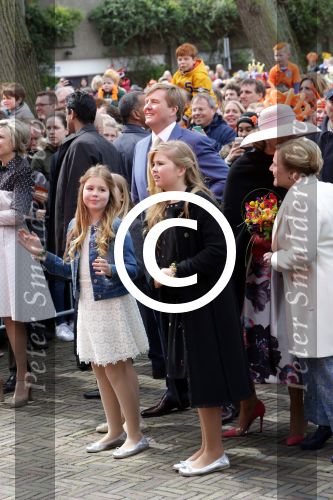 Zwolle 27 april 2016
Koningsdag in Zwolle met Koning Willem Alexander Koningin Maxima Prinses Amalia Ariane Alexia Prins Constantijn Prinses Laurentien Prins Maurits Prinses Marilene Prins Bernhard Prinses Annette Prins Pieter Christiaan Prinses Anita Prins Floris en Prinses Aimee.
