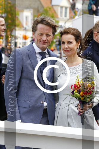 Zwolle 27 april 2016
Koningsdag in Zwolle met Koning Willem Alexander Koningin Maxima Prinses Amalia Ariane Alexia Prins Constantijn Prinses Laurentien Prins Maurits Prinses Marilene Prins Bernhard Prinses Annette Prins Pieter Christiaan Prinses Anita Prins Floris en Prinses Aimee.