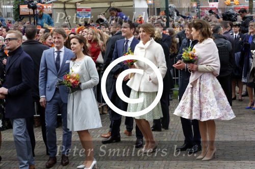Zwolle 27 april 2016
Koningsdag in Zwolle met Koning Willem Alexander Koningin Maxima Prinses Amalia Ariane Alexia Prins Constantijn Prinses Laurentien Prins Maurits Prinses Marilene Prins Bernhard Prinses Annette Prins Pieter Christiaan Prinses Anita Prins Floris en Prinses Aimee.