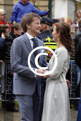 Zwolle 27 april 2016
Koningsdag in Zwolle met Koning Willem Alexander Koningin Maxima Prinses Amalia Ariane Alexia Prins Constantijn Prinses Laurentien Prins Maurits Prinses Marilene Prins Bernhard Prinses Annette Prins Pieter Christiaan Prinses Anita Prins Floris en Prinses Aimee.