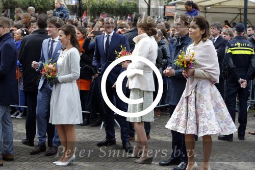 Zwolle 27 april 2016
Koningsdag in Zwolle met Koning Willem Alexander Koningin Maxima Prinses Amalia Ariane Alexia Prins Constantijn Prinses Laurentien Prins Maurits Prinses Marilene Prins Bernhard Prinses Annette Prins Pieter Christiaan Prinses Anita Prins Floris en Prinses Aimee.