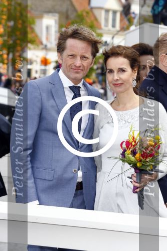 Zwolle 27 april 2016
Koningsdag in Zwolle met Koning Willem Alexander Koningin Maxima Prinses Amalia Ariane Alexia Prins Constantijn Prinses Laurentien Prins Maurits Prinses Marilene Prins Bernhard Prinses Annette Prins Pieter Christiaan Prinses Anita Prins Floris en Prinses Aimee.