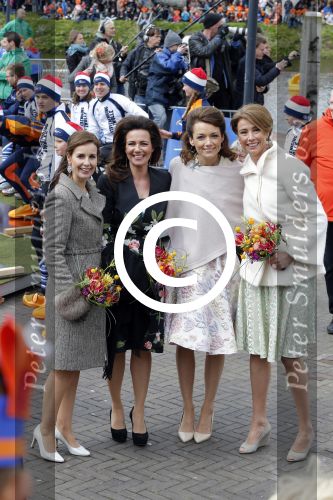 Zwolle 27 april 2016
Koningsdag in Zwolle met Koning Willem Alexander Koningin Maxima Prinses Amalia Ariane Alexia Prins Constantijn Prinses Laurentien Prins Maurits Prinses Marilene Prins Bernhard Prinses Annette Prins Pieter Christiaan Prinses Anita Prins Floris en Prinses Aimee.