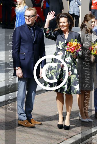 Zwolle 27 april 2016
Koningsdag in Zwolle met Koning Willem Alexander Koningin Maxima Prinses Amalia Ariane Alexia Prins Constantijn Prinses Laurentien Prins Maurits Prinses Marilene Prins Bernhard Prinses Annette Prins Pieter Christiaan Prinses Anita Prins Floris en Prinses Aimee.
