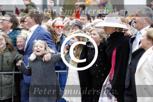 Zwolle 27 april 2016
Koningsdag in Zwolle met Koning Willem Alexander Koningin Maxima Prinses Amalia Ariane Alexia Prins Constantijn Prinses Laurentien Prins Maurits Prinses Marilene Prins Bernhard Prinses Annette Prins Pieter Christiaan Prinses Anita Prins Floris en Prinses Aimee.