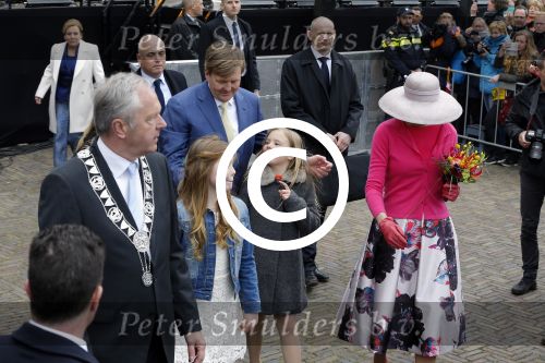 Zwolle 27 april 2016
Koningsdag in Zwolle met Koning Willem Alexander Koningin Maxima Prinses Amalia Ariane Alexia Prins Constantijn Prinses Laurentien Prins Maurits Prinses Marilene Prins Bernhard Prinses Annette Prins Pieter Christiaan Prinses Anita Prins Floris en Prinses Aimee.