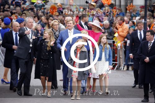 Zwolle 27 april 2016
Koningsdag in Zwolle met Koning Willem Alexander Koningin Maxima Prinses Amalia Ariane Alexia Prins Constantijn Prinses Laurentien Prins Maurits Prinses Marilene Prins Bernhard Prinses Annette Prins Pieter Christiaan Prinses Anita Prins Floris en Prinses Aimee.