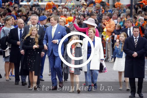 Zwolle 27 april 2016
Koningsdag in Zwolle met Koning Willem Alexander Koningin Maxima Prinses Amalia Ariane Alexia Prins Constantijn Prinses Laurentien Prins Maurits Prinses Marilene Prins Bernhard Prinses Annette Prins Pieter Christiaan Prinses Anita Prins Floris en Prinses Aimee.