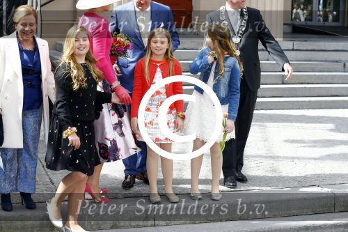 Zwolle 27 april 2016
Koningsdag in Zwolle met Koning Willem Alexander Koningin Maxima Prinses Amalia Ariane Alexia Prins Constantijn Prinses Laurentien Prins Maurits Prinses Marilene Prins Bernhard Prinses Annette Prins Pieter Christiaan Prinses Anita Prins Floris en Prinses Aimee.