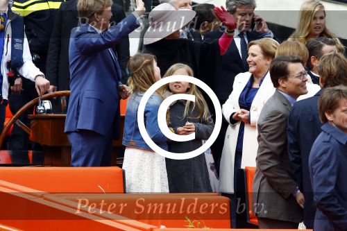 Zwolle 27 april 2016
Koningsdag in Zwolle met Koning Willem Alexander Koningin Maxima Prinses Amalia Ariane Alexia Prins Constantijn Prinses Laurentien Prins Maurits Prinses Marilene Prins Bernhard Prinses Annette Prins Pieter Christiaan Prinses Anita Prins Floris en Prinses Aimee.