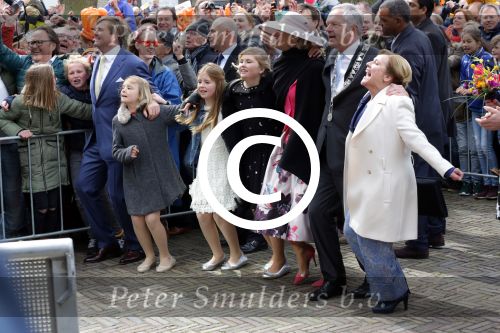 Zwolle 27 april 2016
Koningsdag in Zwolle met Koning Willem Alexander Koningin Maxima Prinses Amalia Ariane Alexia Prins Constantijn Prinses Laurentien Prins Maurits Prinses Marilene Prins Bernhard Prinses Annette Prins Pieter Christiaan Prinses Anita Prins Floris en Prinses Aimee.