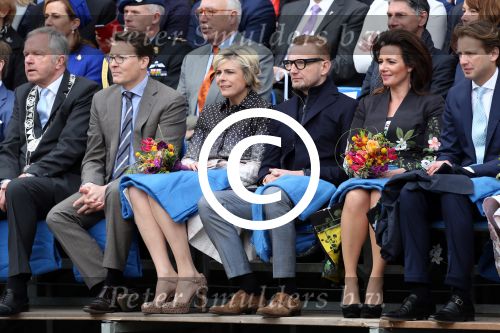 Zwolle 27 april 2016
Koningsdag in Zwolle met Koning Willem Alexander Koningin Maxima Prinses Amalia Ariane Alexia Prins Constantijn Prinses Laurentien Prins Maurits Prinses Marilene Prins Bernhard Prinses Annette Prins Pieter Christiaan Prinses Anita Prins Floris en Prinses Aimee.