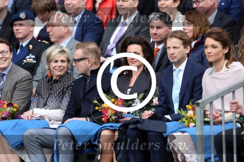 Zwolle 27 april 2016
Koningsdag in Zwolle met Koning Willem Alexander Koningin Maxima Prinses Amalia Ariane Alexia Prins Constantijn Prinses Laurentien Prins Maurits Prinses Marilene Prins Bernhard Prinses Annette Prins Pieter Christiaan Prinses Anita Prins Floris en Prinses Aimee.