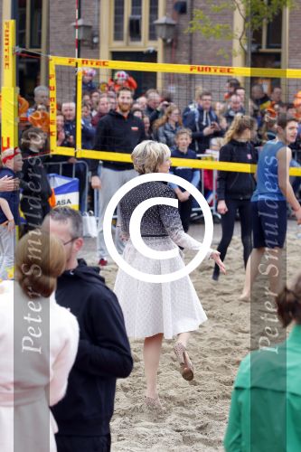 Zwolle 27 april 2016
Koningsdag in Zwolle met Koning Willem Alexander Koningin Maxima Prinses Amalia Ariane Alexia Prins Constantijn Prinses Laurentien Prins Maurits Prinses Marilene Prins Bernhard Prinses Annette Prins Pieter Christiaan Prinses Anita Prins Floris en Prinses Aimee.