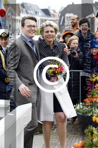 Zwolle 27 april 2016
Koningsdag in Zwolle met Koning Willem Alexander Koningin Maxima Prinses Amalia Ariane Alexia Prins Constantijn Prinses Laurentien Prins Maurits Prinses Marilene Prins Bernhard Prinses Annette Prins Pieter Christiaan Prinses Anita Prins Floris en Prinses Aimee.