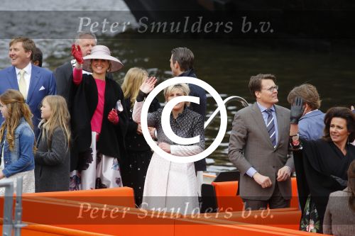 Zwolle 27 april 2016
Koningsdag in Zwolle met Koning Willem Alexander Koningin Maxima Prinses Amalia Ariane Alexia Prins Constantijn Prinses Laurentien Prins Maurits Prinses Marilene Prins Bernhard Prinses Annette Prins Pieter Christiaan Prinses Anita Prins Floris en Prinses Aimee.