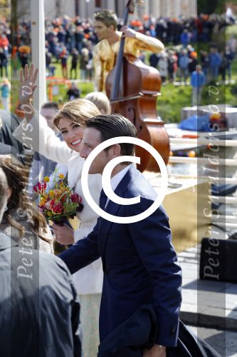 Zwolle 27 april 2016
Koningsdag in Zwolle met Koning Willem Alexander Koningin Maxima Prinses Amalia Ariane Alexia Prins Constantijn Prinses Laurentien Prins Maurits Prinses Marilene Prins Bernhard Prinses Annette Prins Pieter Christiaan Prinses Anita Prins Floris en Prinses Aimee.