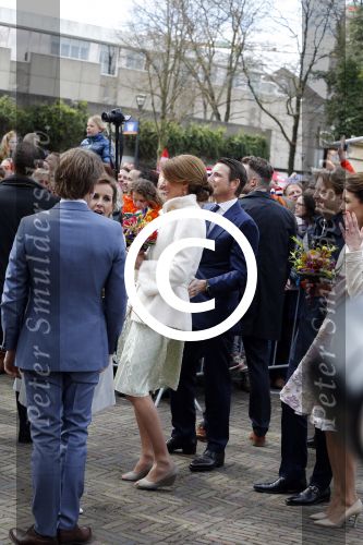 Zwolle 27 april 2016
Koningsdag in Zwolle met Koning Willem Alexander Koningin Maxima Prinses Amalia Ariane Alexia Prins Constantijn Prinses Laurentien Prins Maurits Prinses Marilene Prins Bernhard Prinses Annette Prins Pieter Christiaan Prinses Anita Prins Floris en Prinses Aimee.