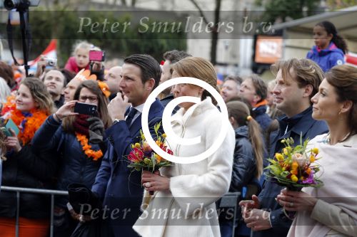 Zwolle 27 april 2016
Koningsdag in Zwolle met Koning Willem Alexander Koningin Maxima Prinses Amalia Ariane Alexia Prins Constantijn Prinses Laurentien Prins Maurits Prinses Marilene Prins Bernhard Prinses Annette Prins Pieter Christiaan Prinses Anita Prins Floris en Prinses Aimee.