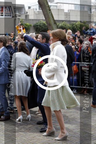 Zwolle 27 april 2016
Koningsdag in Zwolle met Koning Willem Alexander Koningin Maxima Prinses Amalia Ariane Alexia Prins Constantijn Prinses Laurentien Prins Maurits Prinses Marilene Prins Bernhard Prinses Annette Prins Pieter Christiaan Prinses Anita Prins Floris en Prinses Aimee.