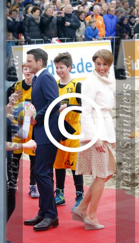 Zwolle 27 april 2016
Koningsdag in Zwolle met Koning Willem Alexander Koningin Maxima Prinses Amalia Ariane Alexia Prins Constantijn Prinses Laurentien Prins Maurits Prinses Marilene Prins Bernhard Prinses Annette Prins Pieter Christiaan Prinses Anita Prins Floris en Prinses Aimee.