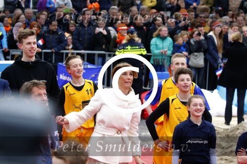 Zwolle 27 april 2016
Koningsdag in Zwolle met Koning Willem Alexander Koningin Maxima Prinses Amalia Ariane Alexia Prins Constantijn Prinses Laurentien Prins Maurits Prinses Marilene Prins Bernhard Prinses Annette Prins Pieter Christiaan Prinses Anita Prins Floris en Prinses Aimee.