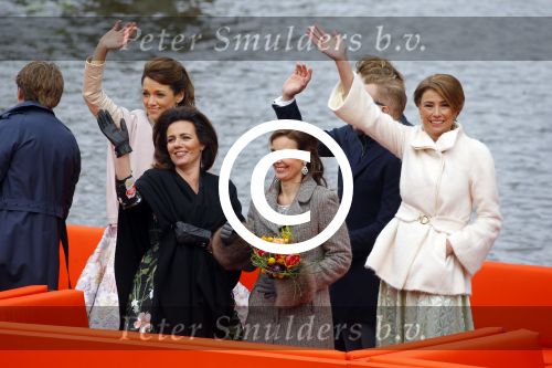 Zwolle 27 april 2016
Koningsdag in Zwolle met Koning Willem Alexander Koningin Maxima Prinses Amalia Ariane Alexia Prins Constantijn Prinses Laurentien Prins Maurits Prinses Marilene Prins Bernhard Prinses Annette Prins Pieter Christiaan Prinses Anita Prins Floris en Prinses Aimee.