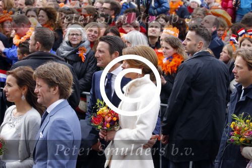 Zwolle 27 april 2016
Koningsdag in Zwolle met Koning Willem Alexander Koningin Maxima Prinses Amalia Ariane Alexia Prins Constantijn Prinses Laurentien Prins Maurits Prinses Marilene Prins Bernhard Prinses Annette Prins Pieter Christiaan Prinses Anita Prins Floris en Prinses Aimee.