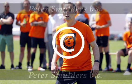 Amsterdam 13 mei 2016
Sportdag van de Johan Cruijff foundation in het olymoisch stadion met oa Johnny Heitinga Dennis Bergkamp Peter Heerschop Vigo Waas Sjaak Swart Kenneth Perez Evelyne de Bruin en Raoul Heertje.