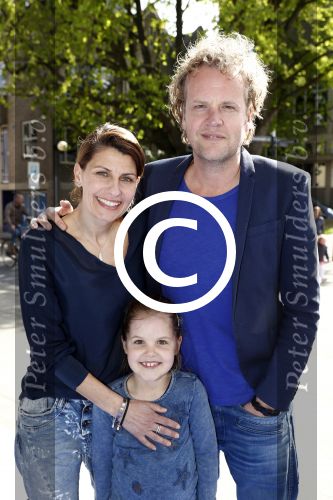 Gouda 17 april 2016
Premiere Dolfje Weerwolfje geproduceerd door Rick Engelkes naar een verhaal van Paul v Loon.
Remco Veldhuis met vrouw en dochter