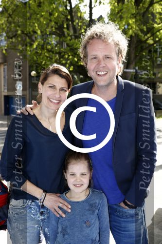 Gouda 17 april 2016
Premiere Dolfje Weerwolfje geproduceerd door Rick Engelkes naar een verhaal van Paul v Loon.
Remco Veldhuis met vrouw en dochter