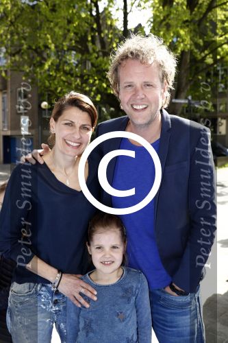 Gouda 17 april 2016
Premiere Dolfje Weerwolfje geproduceerd door Rick Engelkes naar een verhaal van Paul v Loon.
Remco Veldhuis met vrouw en dochter