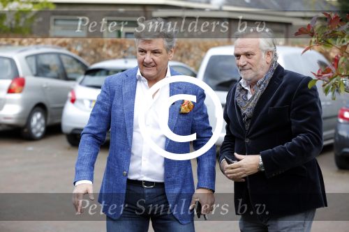 Blaricum 26 april 2016
Natasja Froger krijgt lintje voor al haar verdiensten voor onze samenleving. Haar man Rene  familie vader  moeder en vriendinnen zijn er natuurlijk bij. Rene met Frank Wisse