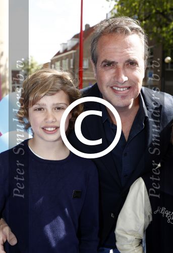 Gouda 17 april 2016
Premiere Dolfje Weerwolfje geproduceerd door Rick Engelkes naar een verhaal van Paul v Loon.
Richard Kemper met zoon