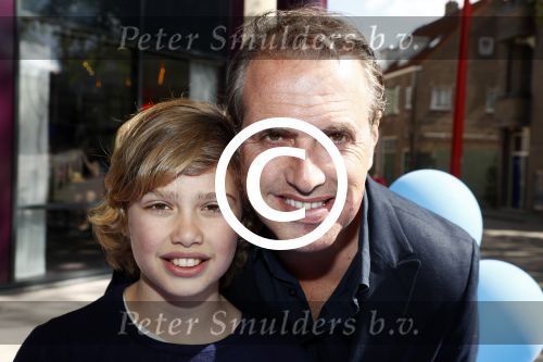 Gouda 17 april 2016
Premiere Dolfje Weerwolfje geproduceerd door Rick Engelkes naar een verhaal van Paul v Loon.
Richard Kemper met zoon