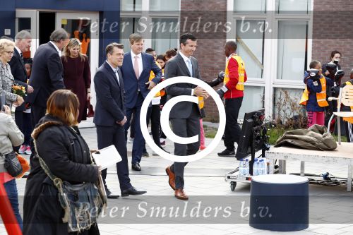Amsterdam 22 april 2016
Koning Willem Alexander en Koningin Maxima bij de opening van de koningsspelen in Amsterdam.
Richard Krajicek vangt ze op en Johnny de Mol doet de presentatie.