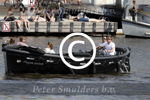 Amsterdam 7 mei 2016 
Rob Witschge en zijn vrouw Barbara aan het varen met Johnny en Danielle van t schip en hun dochter.